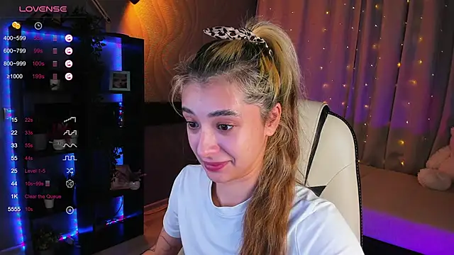 Snapshot of DarlaLike chatting on March 6, 2025, 7:58 am DarlaLike online show from March 6, 2025, 7:58 am