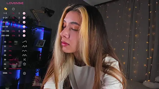 Snapshot of DarlaLike chatting on March 12, 2025, 7:13 am DarlaLike online show from March 12, 2025, 7:13 am