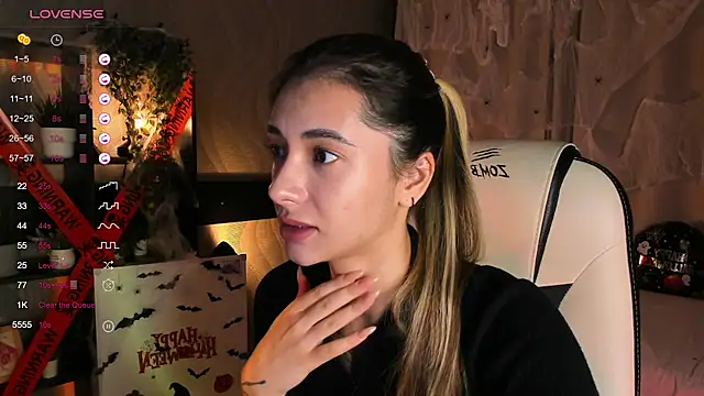 Snapshot of DarlaLike chatting on October 31, 2025, 3:36 am DarlaLike online show from October 31, 2025, 3:36 am