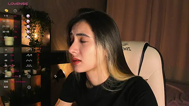 Snapshot of DarlaLike chatting on November 12, 2025, 3:43 am DarlaLike online show from November 12, 2025, 3:43 am