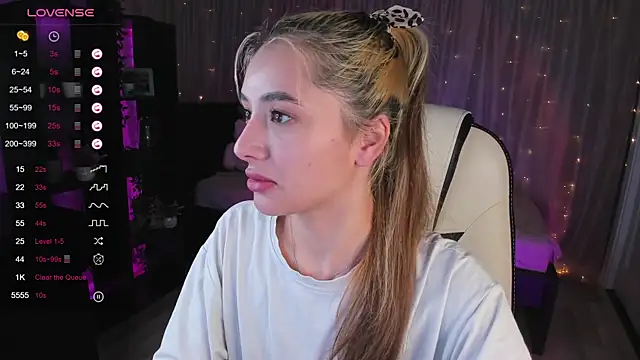 Snapshot of DarlaLike chatting on March 2, 2025, 4:39 am DarlaLike online show from March 2, 2025, 4:39 am