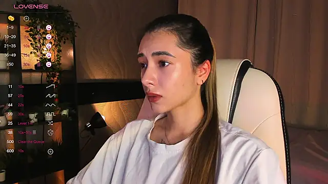 Snapshot of DarlaLike chatting on November 8, 2025, 3:43 am DarlaLike online show from November 8, 2025, 3:43 am