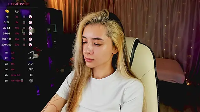 Snapshot of DarlaLike chatting on February 26, 2025, 8:28 am DarlaLike online show from February 26, 2025, 8:28 am