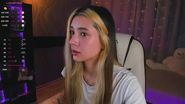 Snapshot of DarlaLike chatting on March 8, 2025, 4:34 am DarlaLike online show from March 8, 2025, 4:34 am