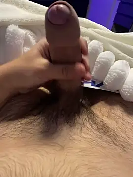 Snapshot of saschboy13 chatting on October 20, 2025, 9:15 pm saschboy13 online show from October 20, 2025, 9:15 pm