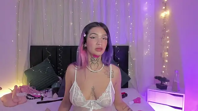 Snapshot of party-naugthysex chatting on May 27, 2026, 8:43 am party-naugthysex online show from May 27, 2026, 8:43 am