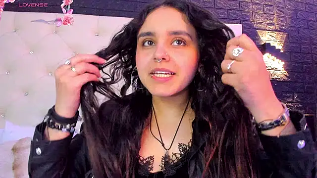 Snapshot of _Ambar-devon_ chatting on February 28, 2025, 8:07 pm Ambar-devon online show from February 28, 2025, 8:07 pm