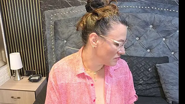 charlotte  G online show from May 11, 2026, 4:04 pm