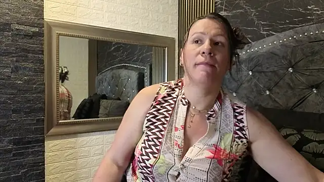 charlotte  G online show from May 29, 2026, 11:27 am
