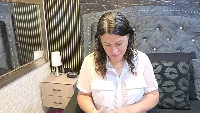 charlotte  G online show from May 10, 2026, 11:36 am