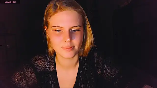 Snapshot of VoluptuousDreams chatting on March 2, 2025, 8:25 pm VoluptuousDreams online show from March 2, 2025, 8:25 pm