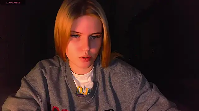 Snapshot of VoluptuousDreams chatting on February 2, 2025, 10:06 pm VoluptuousDreams online show from February 2, 2025, 10:06 pm