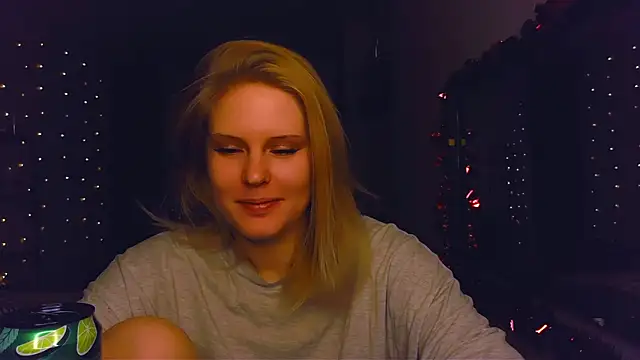 Snapshot of VoluptuousDreams chatting on December 6, 2024, 5:38 pm VoluptuousDreams online show from December 6, 2024, 5:38 pm