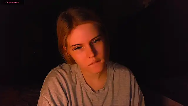 Snapshot of VoluptuousDreams chatting on February 15, 2025, 3:28 pm VoluptuousDreams online show from February 15, 2025, 3:28 pm