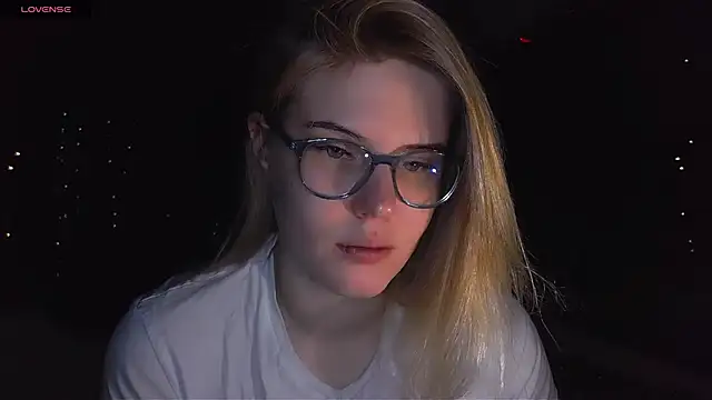 Snapshot of VoluptuousDreams chatting on January 6, 2025, 3:51 pm VoluptuousDreams online show from January 6, 2025, 3:51 pm