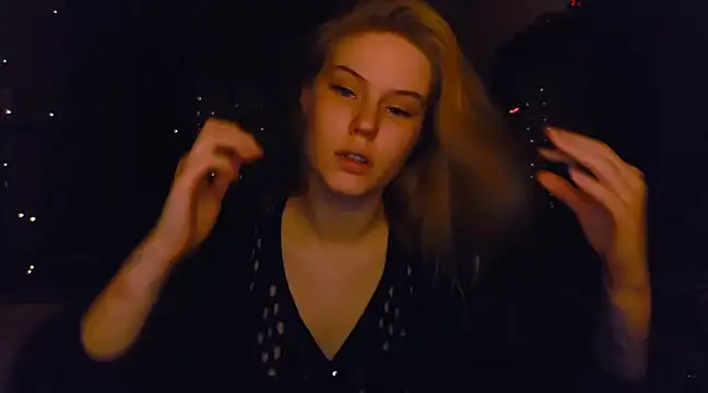 Snapshot of VoluptuousDreams chatting on December 20, 2024, 6:02 pm VoluptuousDreams online show from December 20, 2024, 6:02 pm