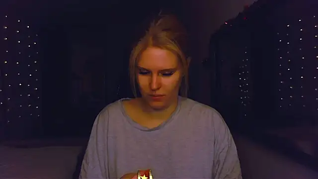 Snapshot of VoluptuousDreams chatting on December 6, 2024, 2:33 pm VoluptuousDreams online show from December 6, 2024, 2:33 pm