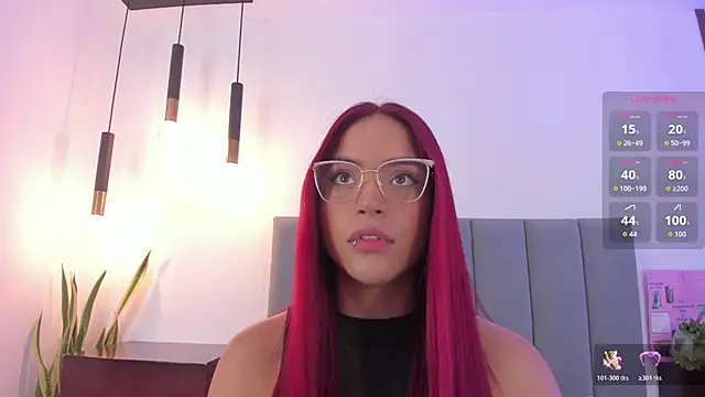 Scarlett Morgan  online show from November 22, 2025, 8:40 pm