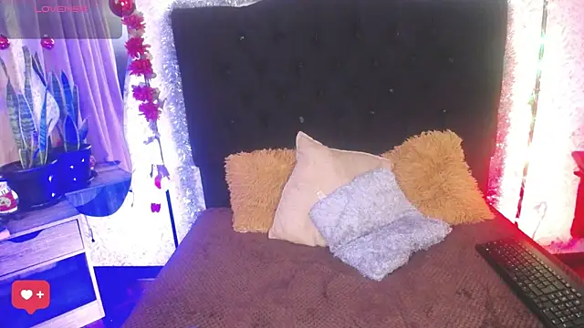 alicee laurent online show from December 20, 2025, 2:36 am