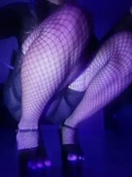 kandyloves online show from November 12, 2025, 7:45 am