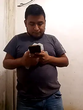 Snapshot of YoSoyLittleBoy chatting on February 2, 2026, 2:32 am YoSoyLittleBoy online show from February 2, 2026, 2:32 am