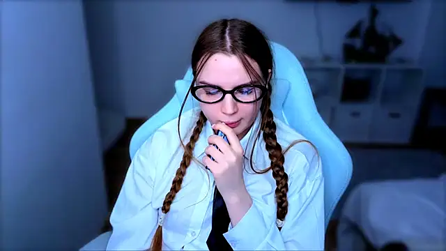 StellaLawless online show from December 18, 2025, 12:38 am