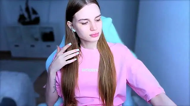 StellaLawless online show from October 18, 2025, 1:57 pm