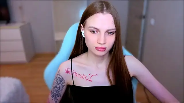 Snapshot of StellaLawless chatting on May 7, 2026, 7:50 pm StellaLawless online show from May 7, 2026, 7:50 pm