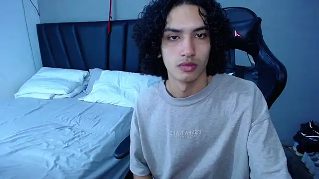 Tayronx33 online show from February 7, 2026, 4:48 pm