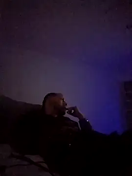 denisxlRo online show from December 17, 2024, 2:33 am