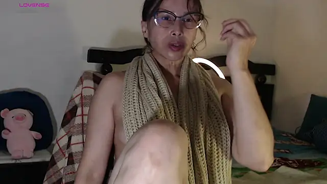 Snapshot of velvet_lips01 chatting on April 7, 2026, 7:48 pm velvet lips01 online show from April 7, 2026, 7:48 pm