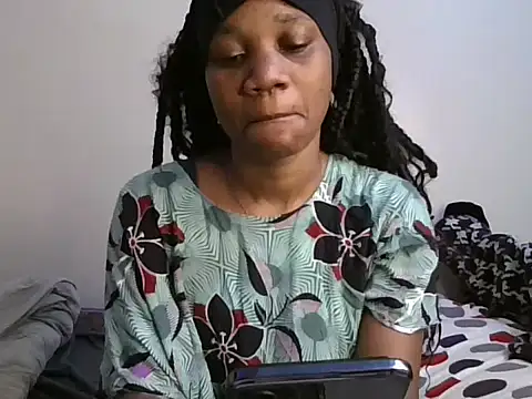 69Hot Tiny online show from November 28, 2025, 4:29 pm