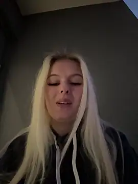 Snapshot of Allylove03 chatting on December 14, 2024, 6:46 am Allylove03 online show from December 14, 2024, 6:46 am