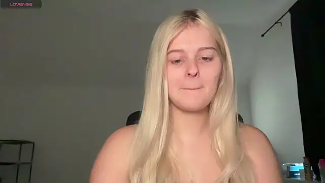 Snapshot of Allylove03 chatting on September 14, 2025, 3:45 pm Allylove03 online show from September 14, 2025, 3:45 pm