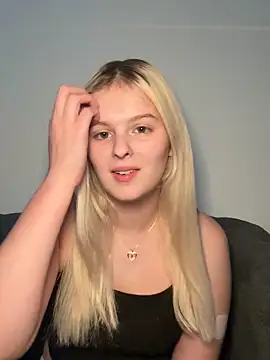 Allylove03 online show from February 9, 2026, 3:21 pm