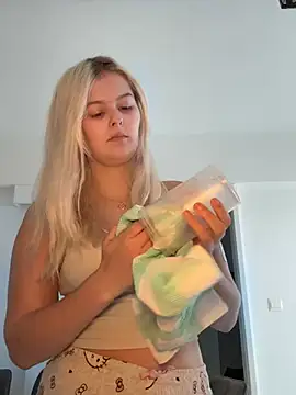 Allylove03 online show from February 11, 2026, 5:18 am