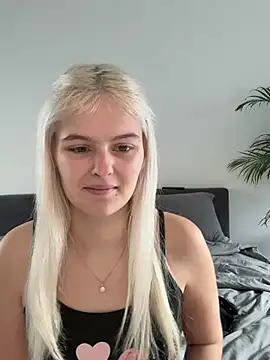 Snapshot of Allylove03 chatting on December 30, 2024, 9:59 am Allylove03 online show from December 30, 2024, 9:59 am