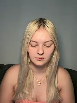 Allylove03 online show from April 6, 2026, 4:19 am