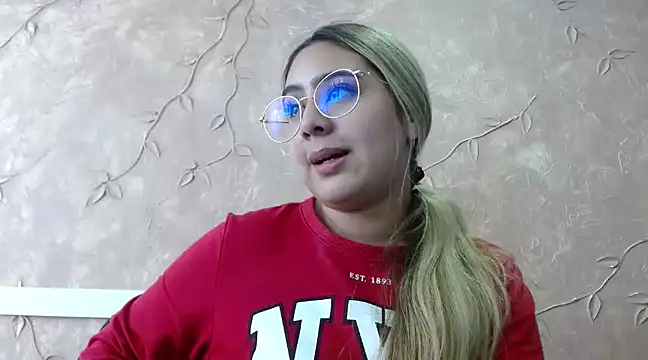 Miabonnett  online show from March 11, 2025, 6:19 pm