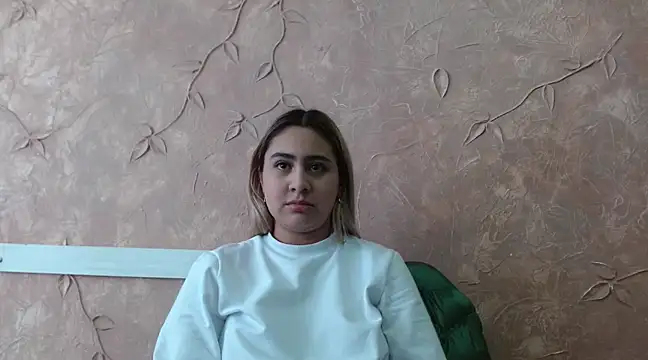 Miabonnett  online show from March 3, 2025, 6:13 pm