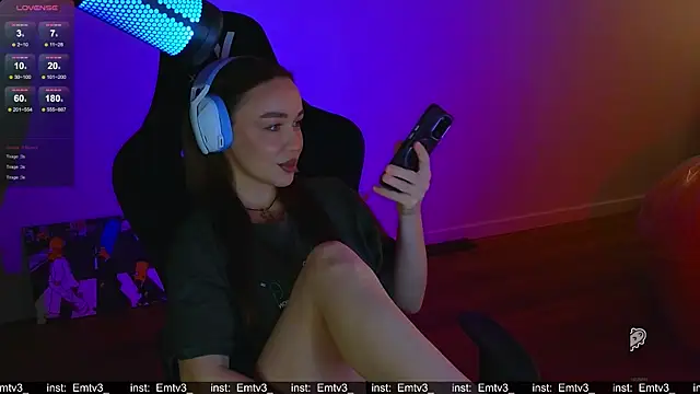 Emili1- online show from April 10, 2026, 10:44 am