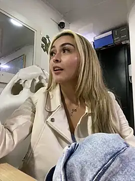 Snapshot of emma_oxford chatting on February 26, 2025, 7:45 am emma oxford online show from February 26, 2025, 7:45 am