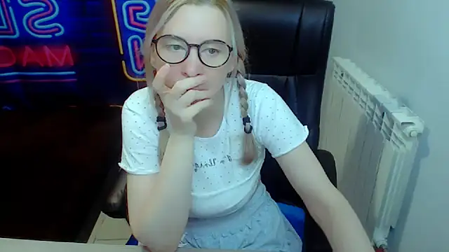 kerakiss877 online show from March 22, 2025, 4:45 am