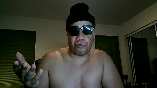 Snapshot of pimpdaddy4ever chatting on February 22, 2025, 11:13 pm pimpdaddy4ever online show from February 22, 2025, 11:13 pm