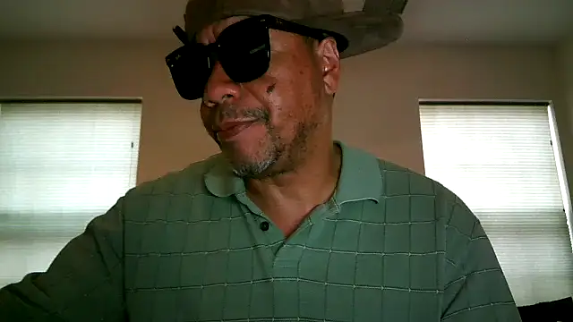 Snapshot of pimpdaddy4ever chatting on April 18, 2026, 7:07 pm pimpdaddy4ever online show from April 18, 2026, 7:07 pm