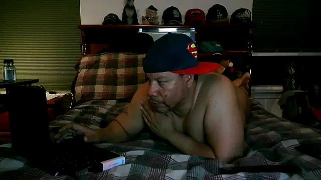 Snapshot of pimpdaddy4ever chatting on March 23, 2025, 1:20 am pimpdaddy4ever online show from March 23, 2025, 1:20 am