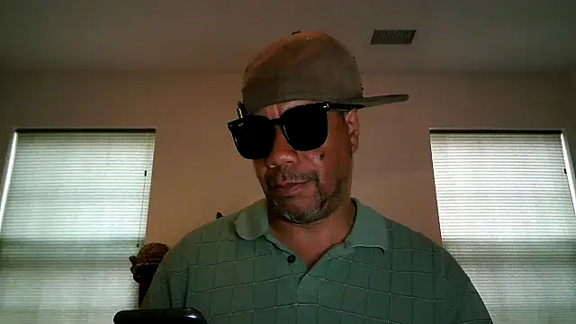 Snapshot of pimpdaddy4ever chatting on April 18, 2026, 8:09 pm pimpdaddy4ever online show from April 18, 2026, 8:09 pm