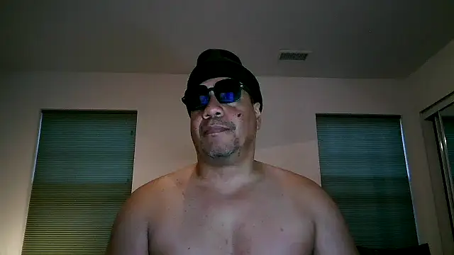 Snapshot of pimpdaddy4ever chatting on March 4, 2025, 10:49 pm pimpdaddy4ever online show from March 4, 2025, 10:49 pm