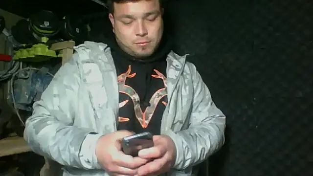 Snapshot of DirtyRcride chatting on February 21, 2025, 4:18 am DirtyRcride online show from February 21, 2025, 4:18 am