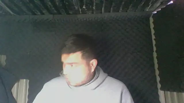 Snapshot of DirtyRcride chatting on February 14, 2025, 6:29 pm DirtyRcride online show from February 14, 2025, 6:29 pm